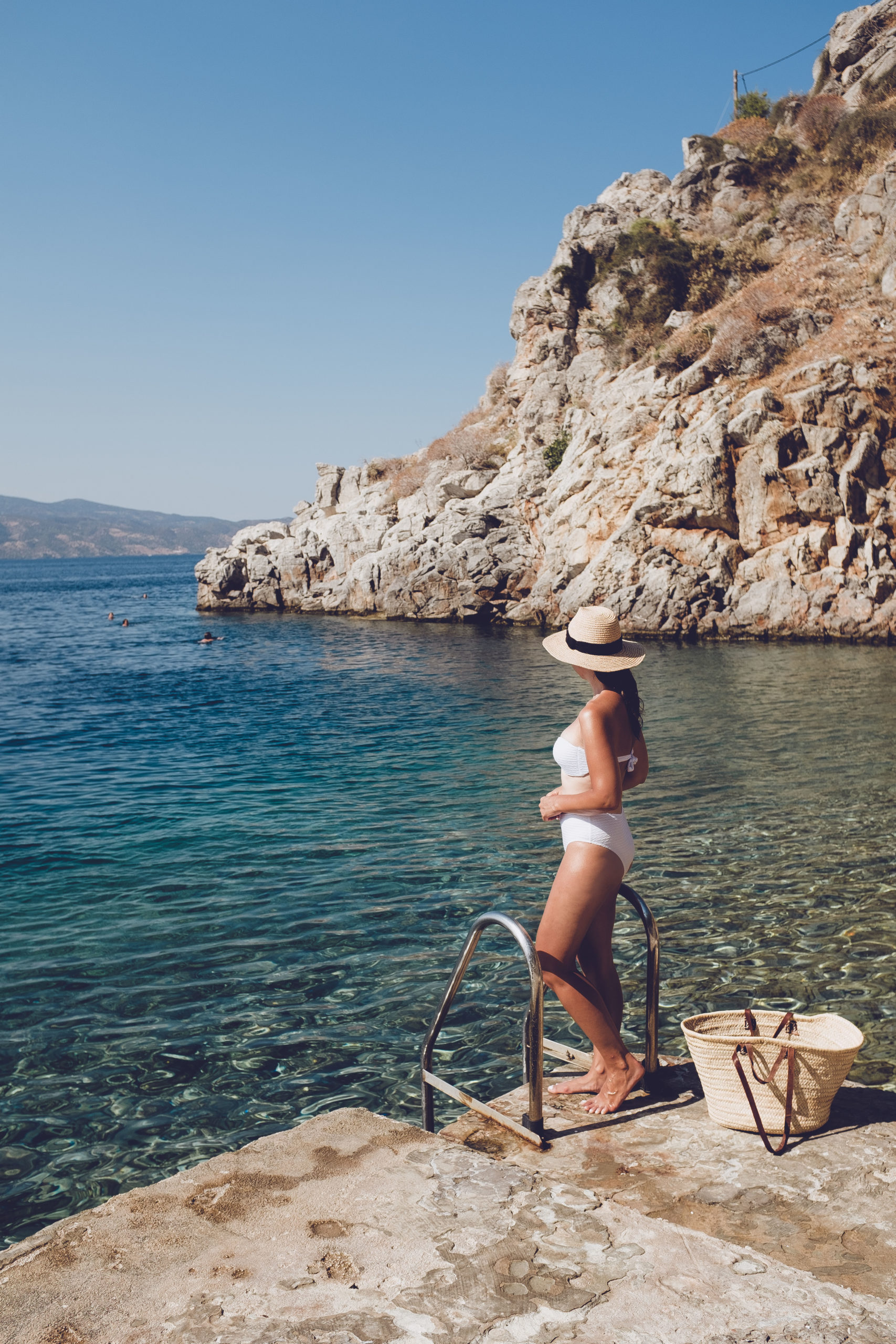 The ultimate guide to Hydra island