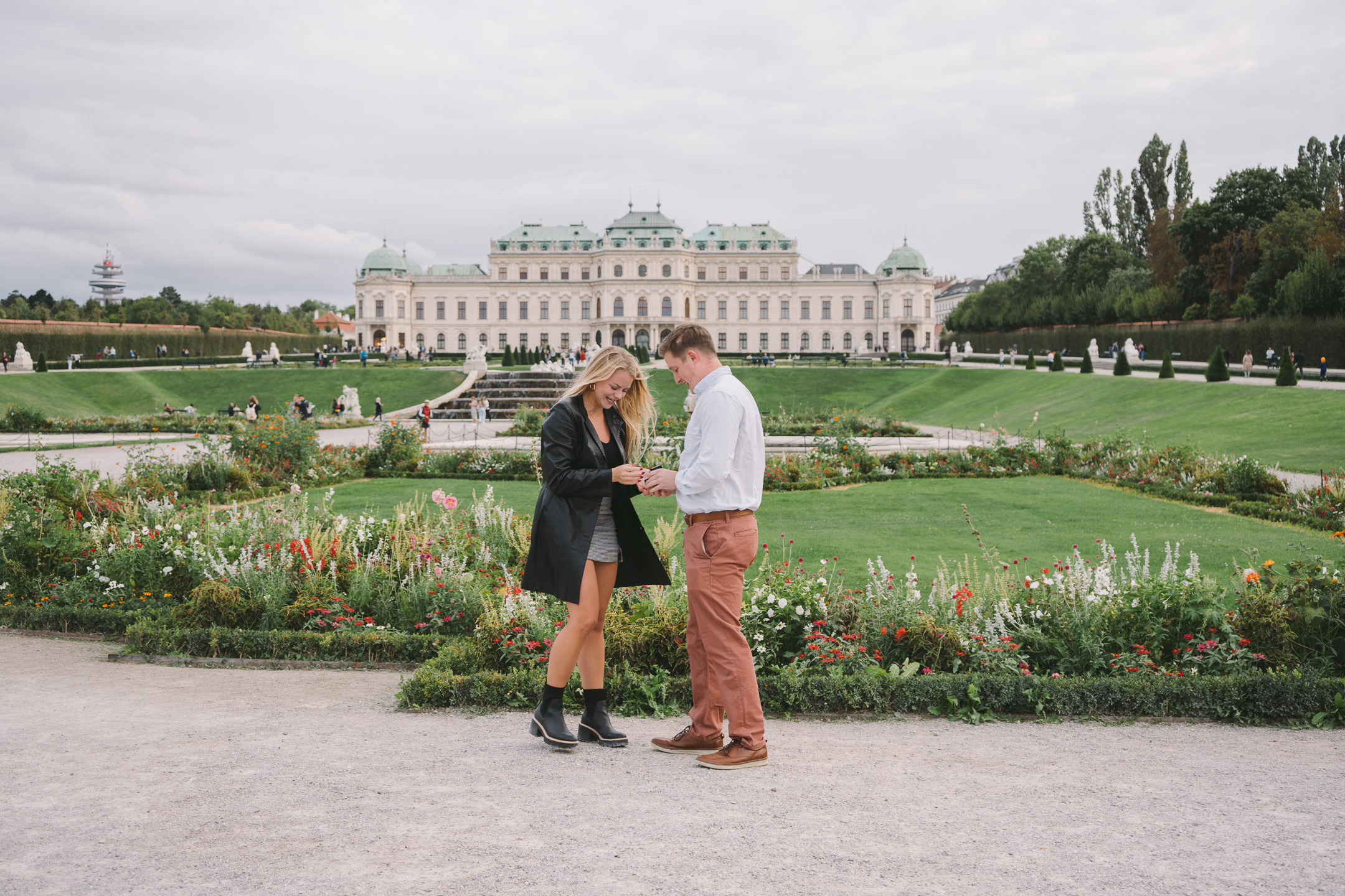 Surprise engagement photo shoot in Vienna