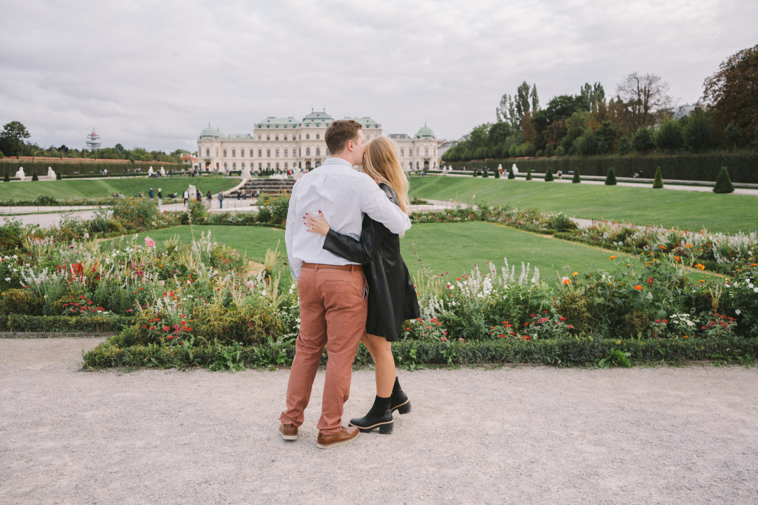 Surprise engagement photo shoot in Vienna