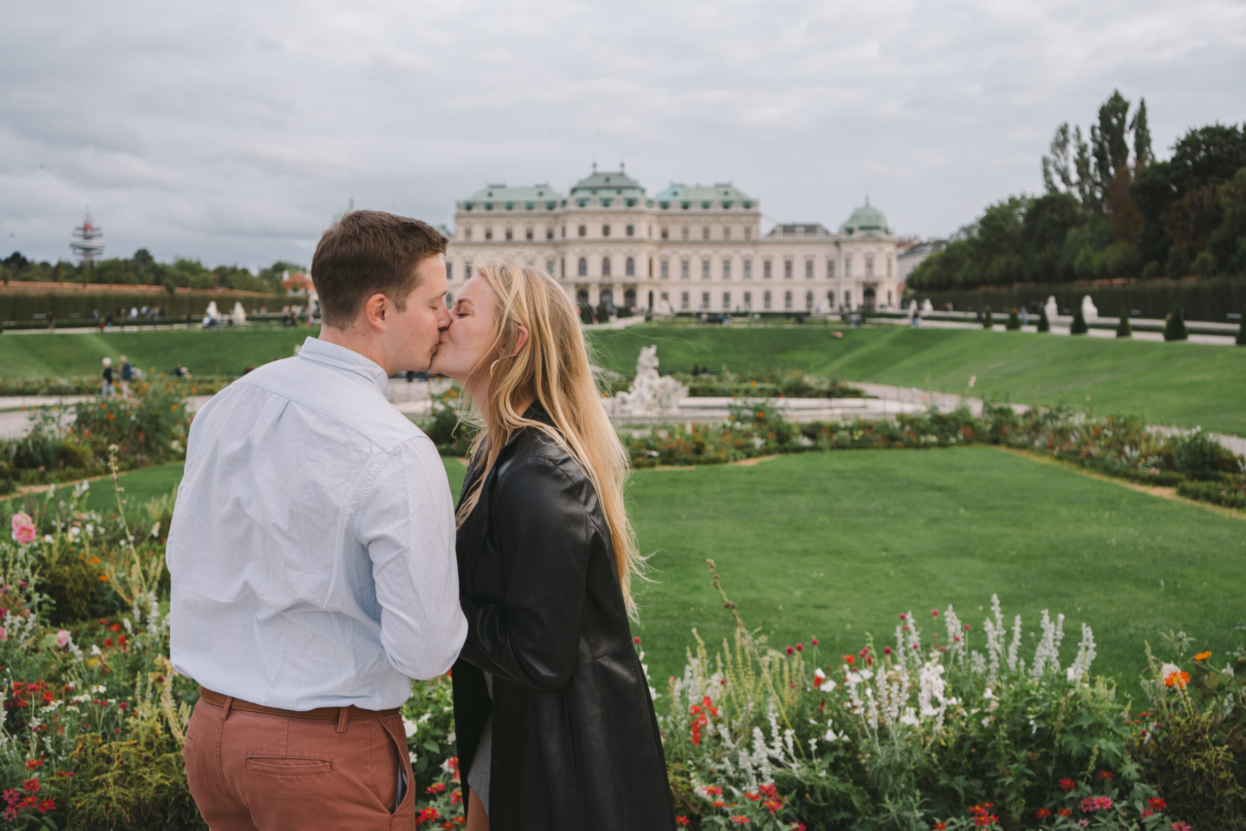 Surprise engagement photo shoot in Vienna