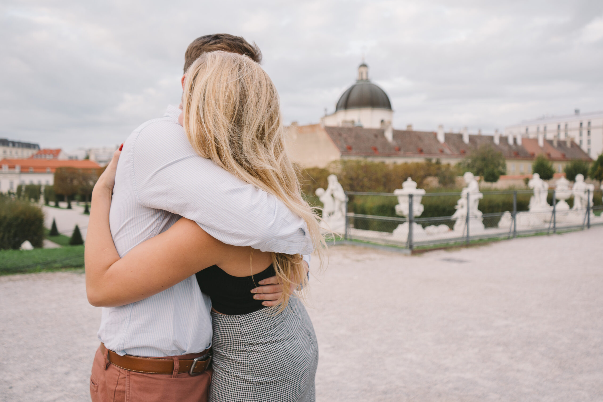 Surprise engagement photo shoot in Vienna