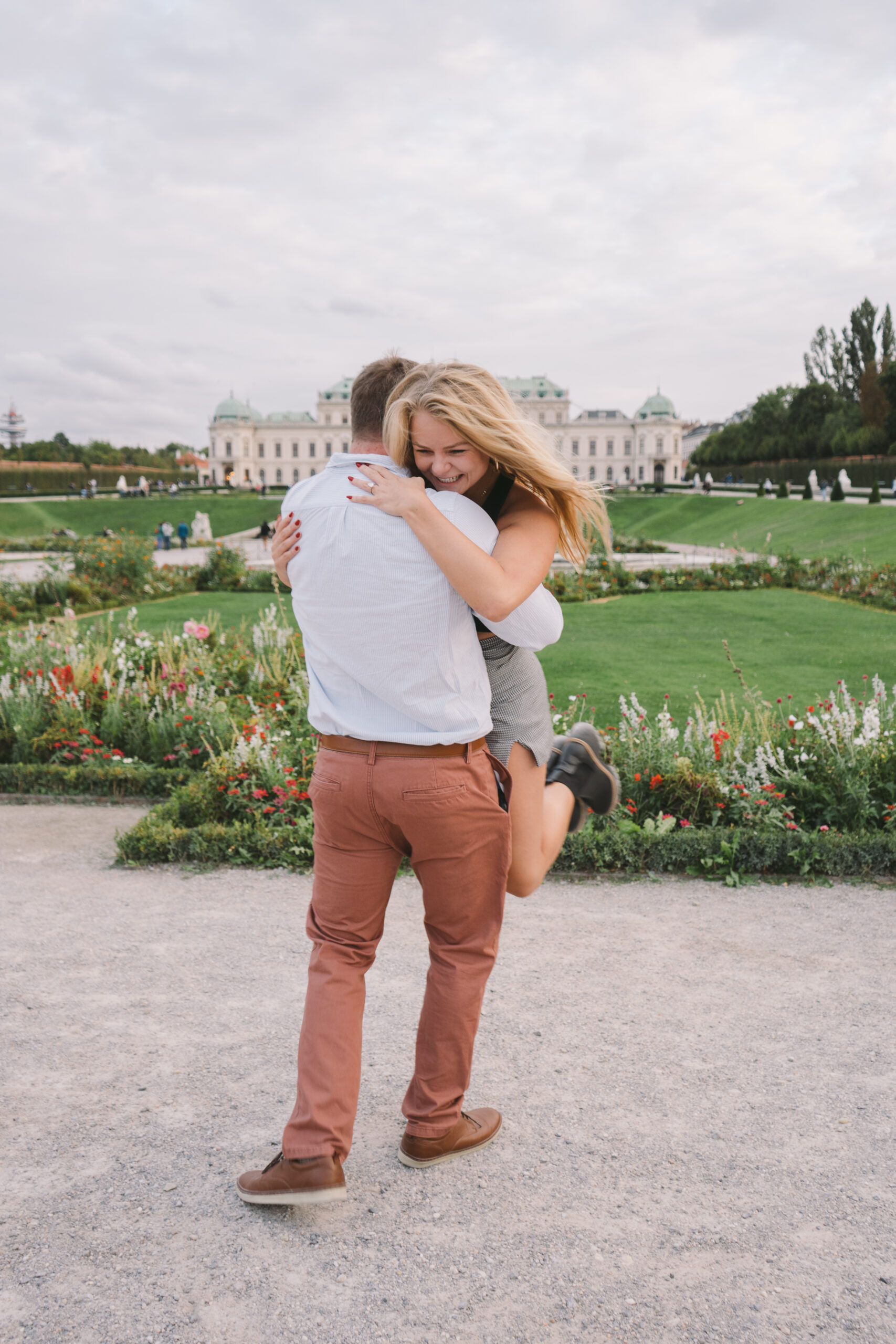 Surprise engagement photo shoot in Vienna